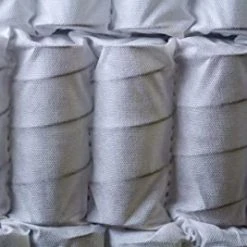 TRADA Lit Adulte Rembourré Bond Avec Rangement Et Matelas Ressorts Ensaché... -Talamo Magasin lit adulte rembourre bond avec rangement et matelas ressorts ensaches 160x200 en gris clair 14092396 39200360 1140x1140